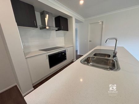 BRAND NEW ON SPACIOUS BLOCK - Photo 5