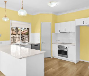 Charming & Whimsical Cottage Home - Photo 2