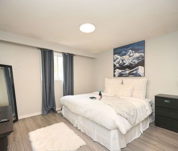 For Lease - 4 Royal Salisbury Way, Brampton, Ontario - Photo 5