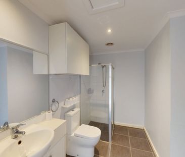 Lifestyle, Light and Location in One Complete Package - Photo 1