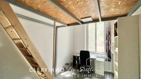 Location Appartement 4 pièces 75m² MARSEILLE 11ème - Photo 2