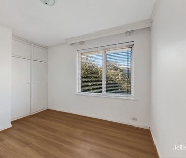 PERFECTLY POSITIONED TWO-BEDROOM APARTMENT - Photo 3
