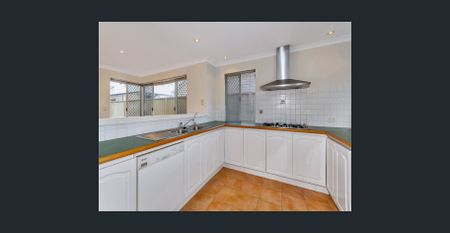 Stylish Low-Maintenance Living Near the CBD! - Photo 4