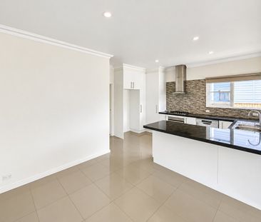 Your New Home Awaits With Comfort, Space & Convenience - Photo 6