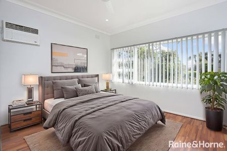 Beautiful Home in a Quiet Neighbourhood - Photo 3