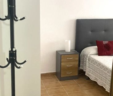 Piso de alquiler en Calle de Eugenia Bueso, Las Fuentes - Photo 4