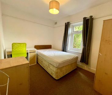 4 bedroom semi-detached house to rent - Photo 6