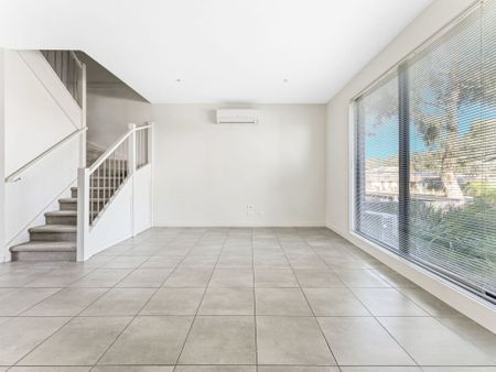 80 Hutchinson Drive Lynbrook VIC - Photo 4