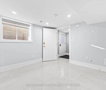 38 Larchmere Avenue #Basement - Photo 4