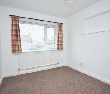 2 bedroom semi-detached bungalow to rent - Photo 3