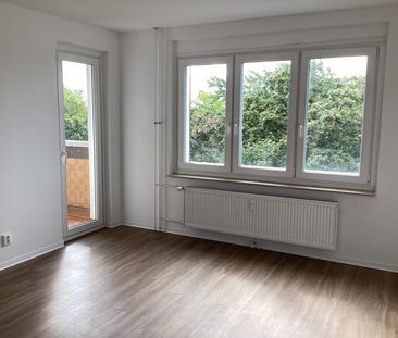 Miet mich - individuelle 2-Zimmer-Wohnung mit Balkon - Photo 1