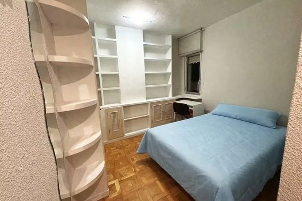 Calle de Fermín Caballero, Madrid, Community of Madrid 28034 - Photo 1