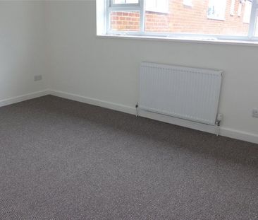 3 bedroom apartment to rent - Photo 6
