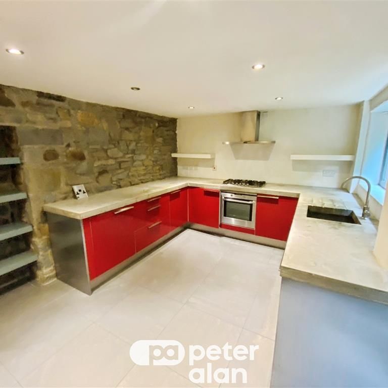 Forge Row, ABERDARE - Photo 1