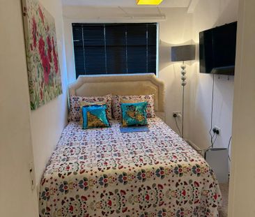 1 bedroom in a house share to rent - Photo 4