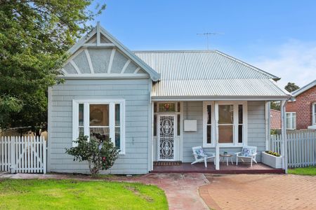 Vincent Street, West Leederville WA 6007 - 3 beds house for Rent, $950 per week - 17860884 | Domain - Photo 4