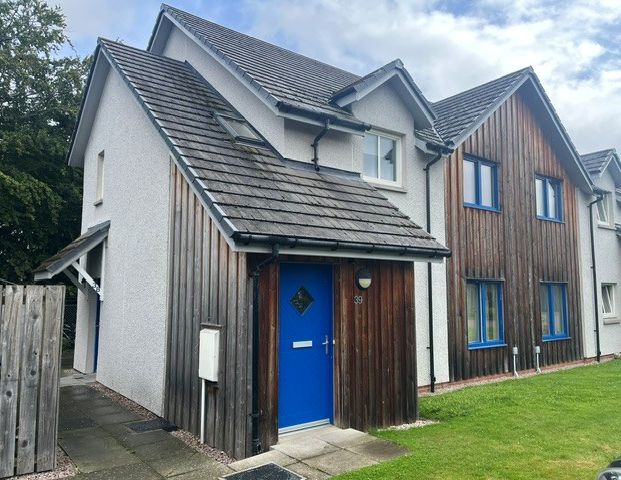 2 bed, 1st floor flat - Photo 1