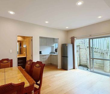 Stunning Self-Contained 2-Bedroom Home in Albany - Photo 5