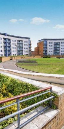 4 bedroom apartment to rent - Photo 2