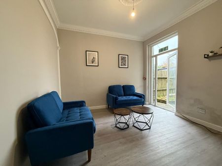 1 bedroom in a house share to rent - Photo 4