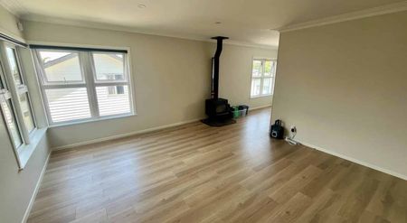 Welcome Home!!! And Garden Maintenance Is Incl... - Photo 5