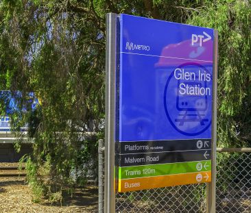 Sensational Carr Architect Designed Quiet Rear Town Residence - Photo 4