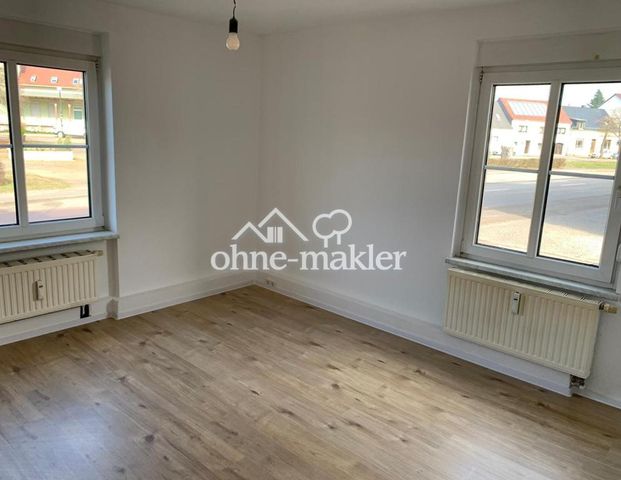 Wunderschöne 3-Raum-Wohnung mit Wintergarten und begehbarer Dusche - Photo 1