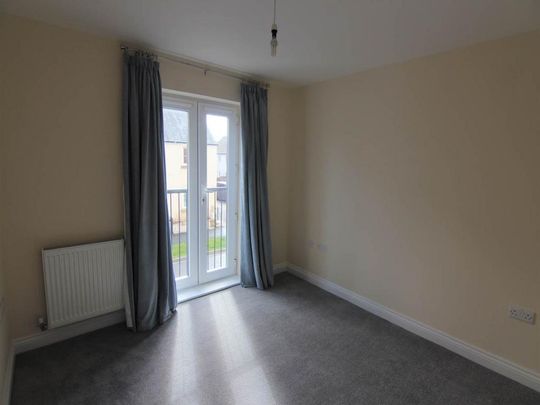 2 bedroom coach house to rent - Photo 1