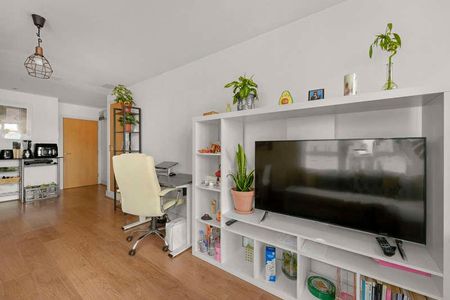 Solar House, Station Road, Wood Green, N22 - Photo 2