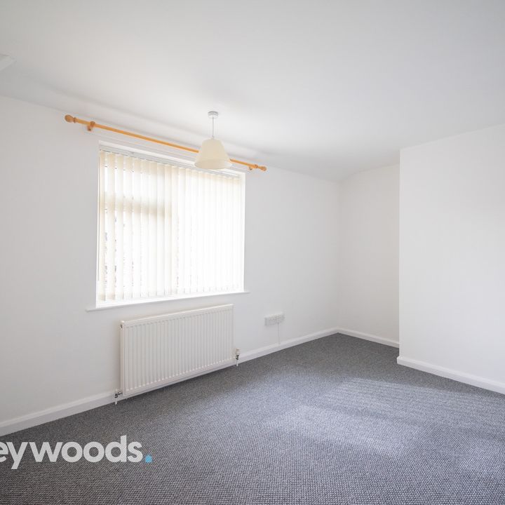 3 bed semi-detached house to rent in Whitfield Avenue, Westlands, Newcastle-under-Lyme ST5 - Photo 1