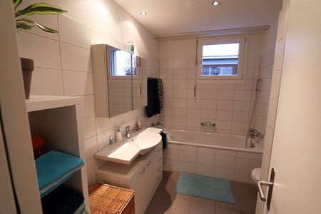 APPARTEMENT DE 3 PIÈCES À CHAM (ZG), MEUBLÉ, TEMPORAIRE - Foto 2