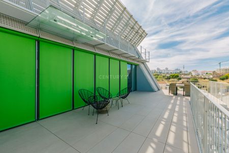 Fantástica Penthouse - com Terraço de 54 m2 - Arrendamento - Photo 2