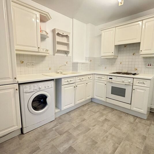 Prince Of Wales Apartments - Photo 1