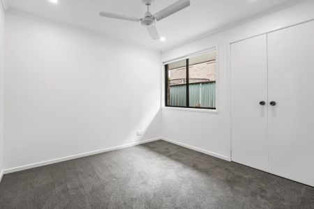 Spacious Family Home with Pool & Tennis Court - Photo 4