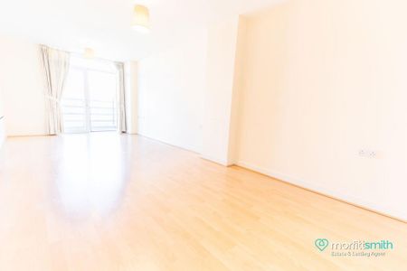 2 bedroom apartment to rent - Photo 4