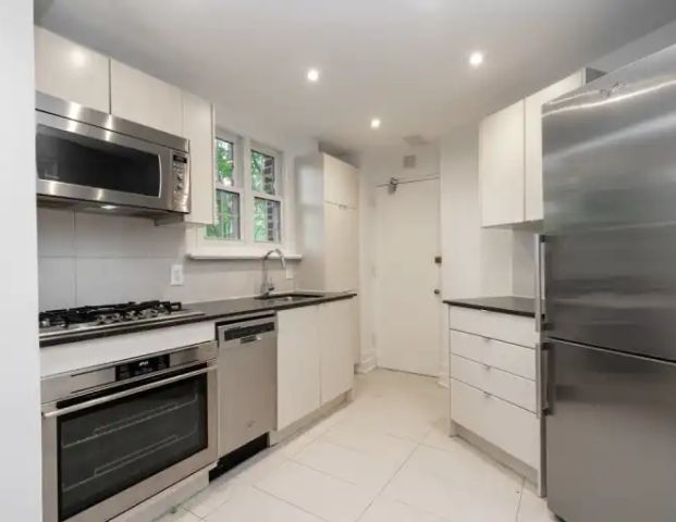 2875 Yonge Street | 2875 Yonge Street, Toronto - Photo 1