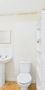 1 Bedroom - Photo 3