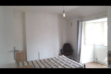 3 Bed Semi-Detached House, Richmond Avenue, LS6 - Photo 3