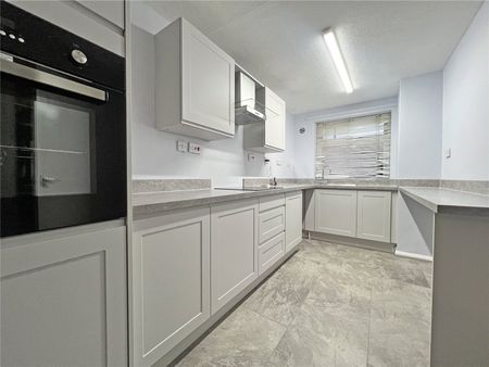 3 Bedroom House To Rent - Photo 2