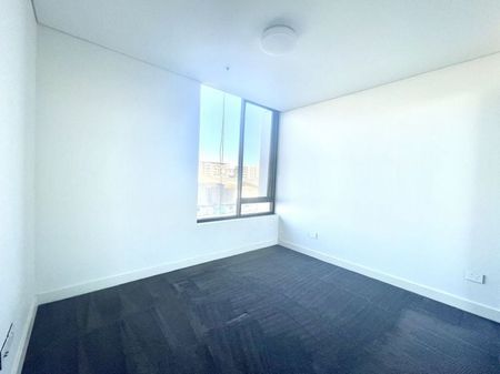 Indoor Pool & Gym | Large courtyard - Photo 5