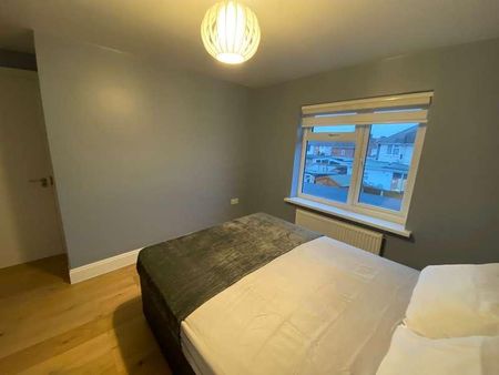 (room) Neasham Road Dagenham, RM8 - Photo 2