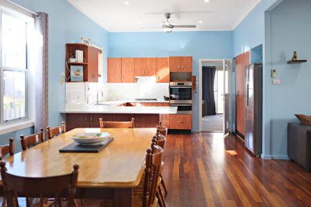 Charming 3-Bedroom Home – Your Next Perfect Spot! - Photo 5
