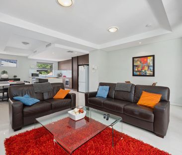 Executive 2x2 Townhouse Fully Furnished & Equipped !!! - Photo 2