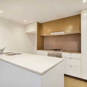 MGM MARTIN - TWO BEDROOM APARTMENT - Photo 2