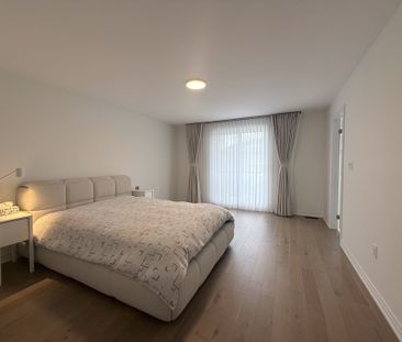 For Lease - 1134 Wheat Boom Drive, Oakville, Ontario - Photo 5