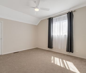 Freshly Refurbished Three-Bedroom Unit - Photo 3