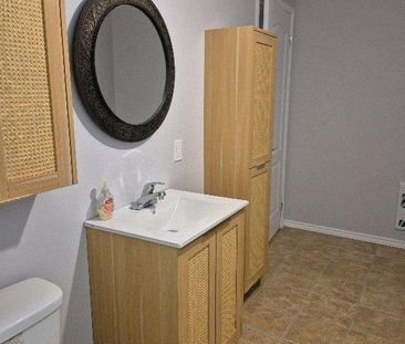 Grand 3 1/2 chauffé, éclairé, internet - Photo 1