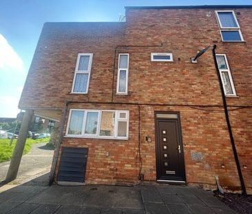 LAINDON, BASILDON - Photo 4