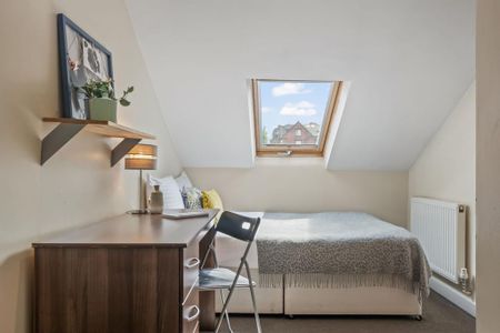 2 bedroom flat to rent - Photo 2