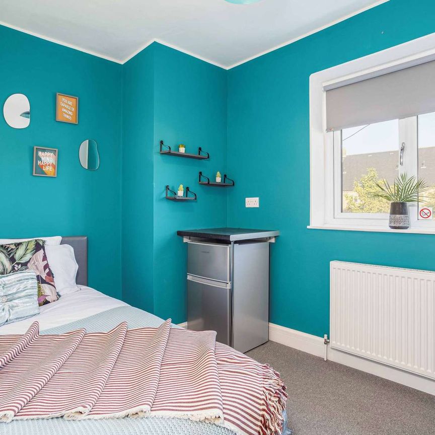 Relax, Recharge, Repeat – A Peaceful House Share in Nuneaton - Photo 1